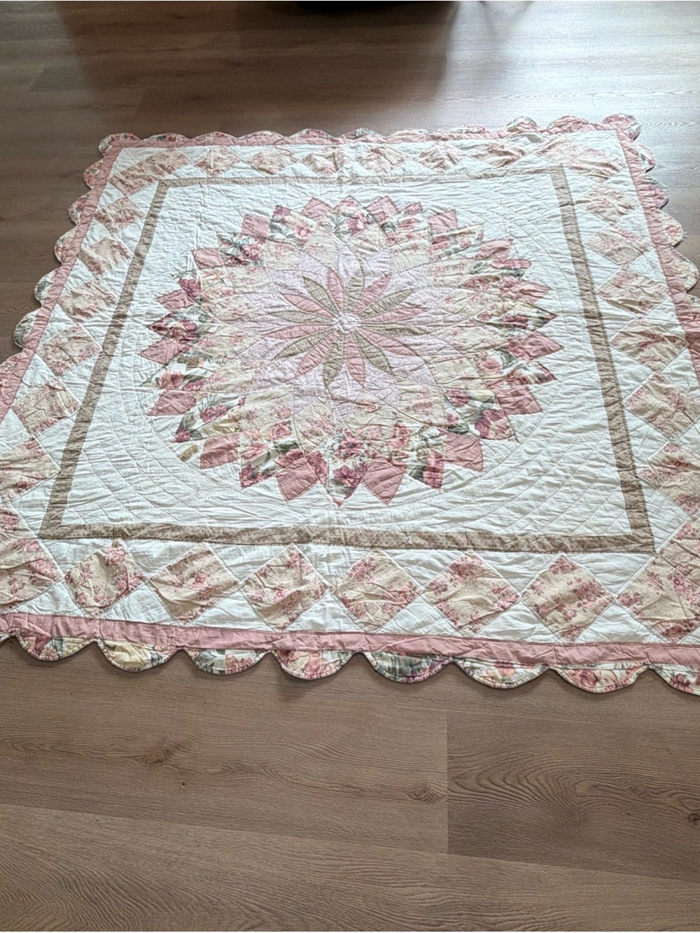 VTG Y2K Lovely Handcrafted Giant Pink Dahlia Medallion Patchwork Quilt 79x77”